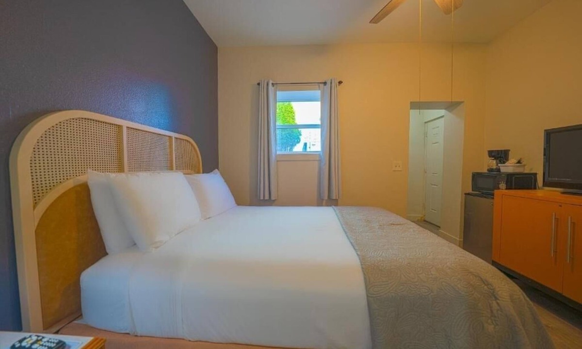 Seaside Hotel | Scenic stay just minutes from Seaside’s coastal beauty and local attractions!