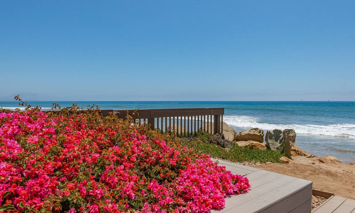 Montecito Condo | Seaview Contemporary
