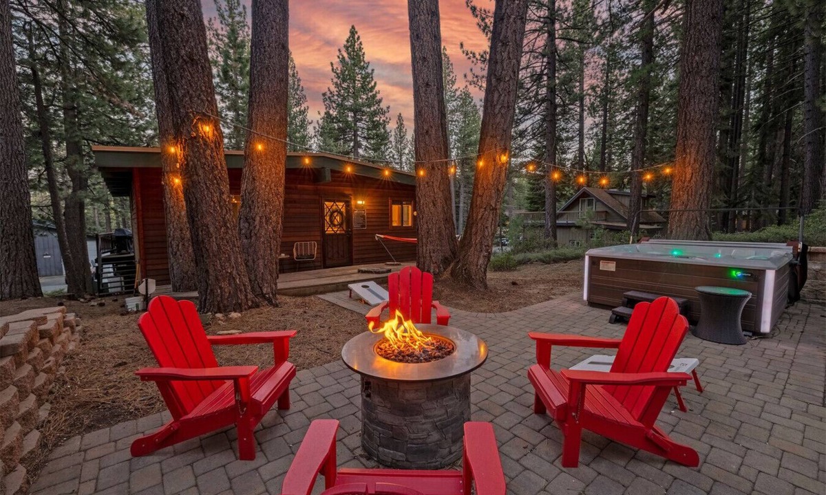 Country Club Estates Cabin | Shady Pines - AC + Pets + Hot Tub