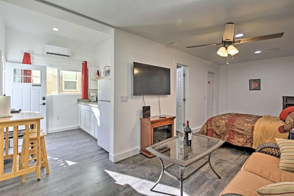 North Park Apartment | Sleek Studio with Grill - 1 Miles to Balboa Park!