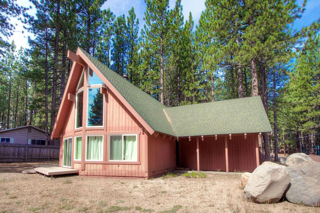 Black Bart House | Snowshoe Chalet by Lake Tahoe Accommodations