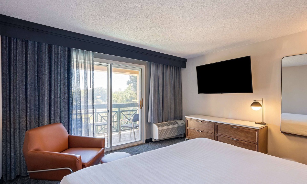 Pleasant Hill Hotel | Sonesta Select Pleasant Hill