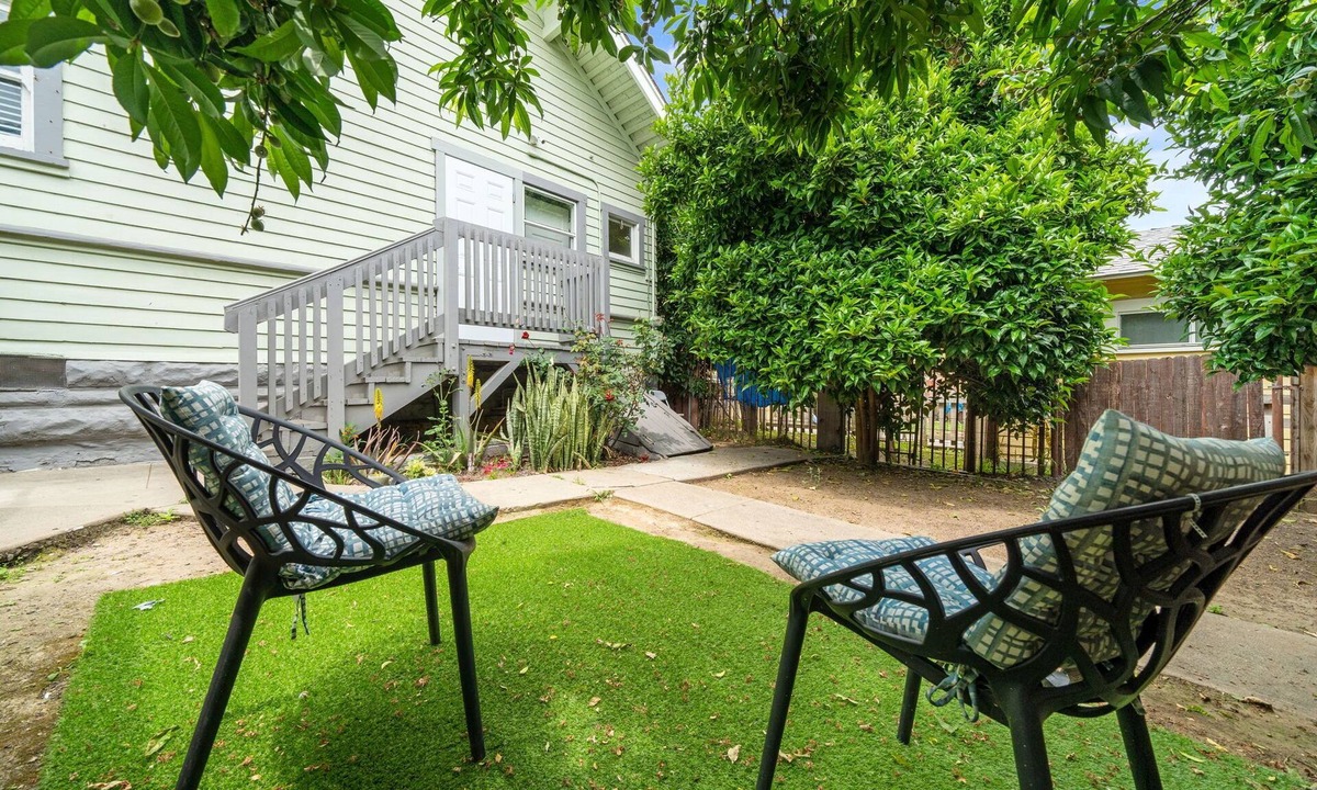 Willmore House | Spacious 4 Bedroom Home in Downtown Long Beach