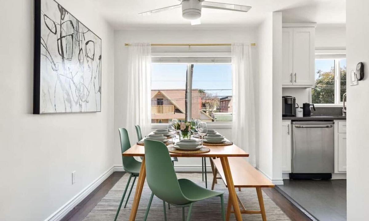 Alamitos Beach Apartment | Spacious Coastal Apartment in a Colorful Community