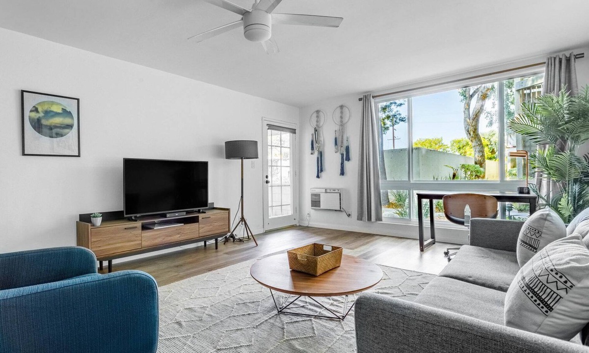 Carlson Park Apartment | Spacious Culver City 2BR, nr Fox Mills Mall & Groceries, by Blueground