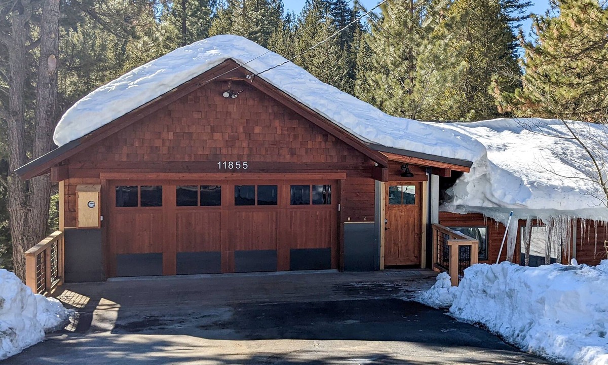 Truckee House | Spacious home with private hot tub & game room - near skiing, hiking, biking