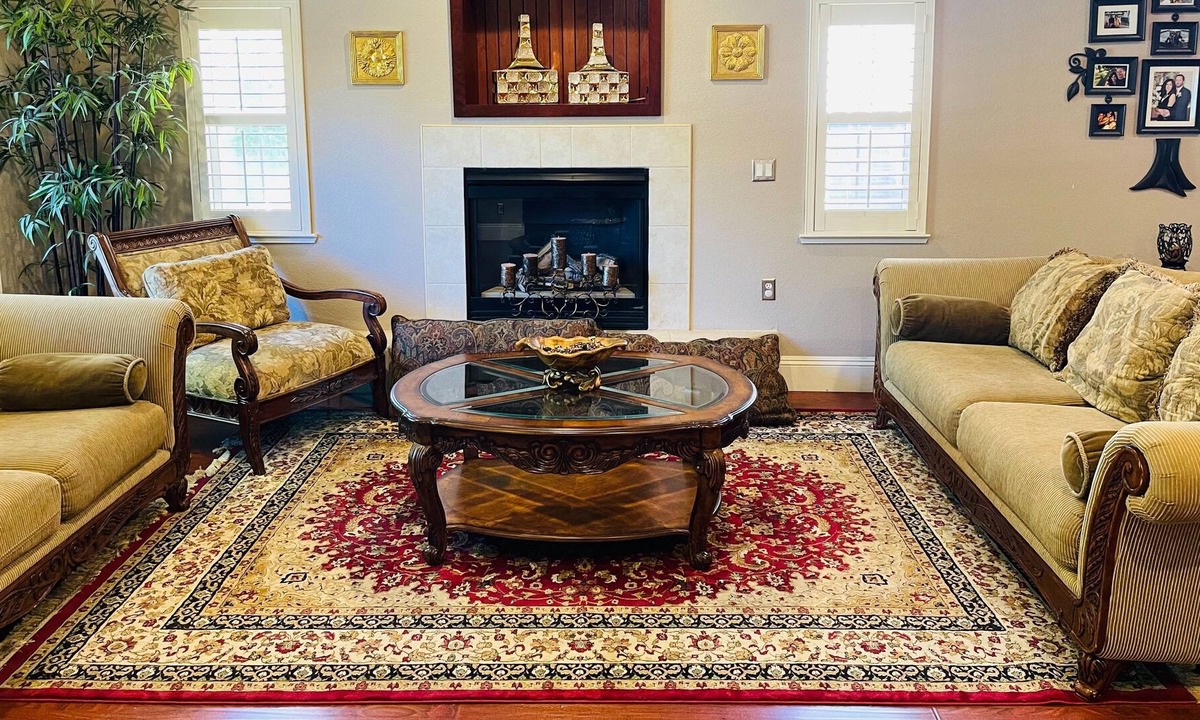 Fair Oaks House | Spacious Master Bedroom - Walking distance to Fair Oaks Village!