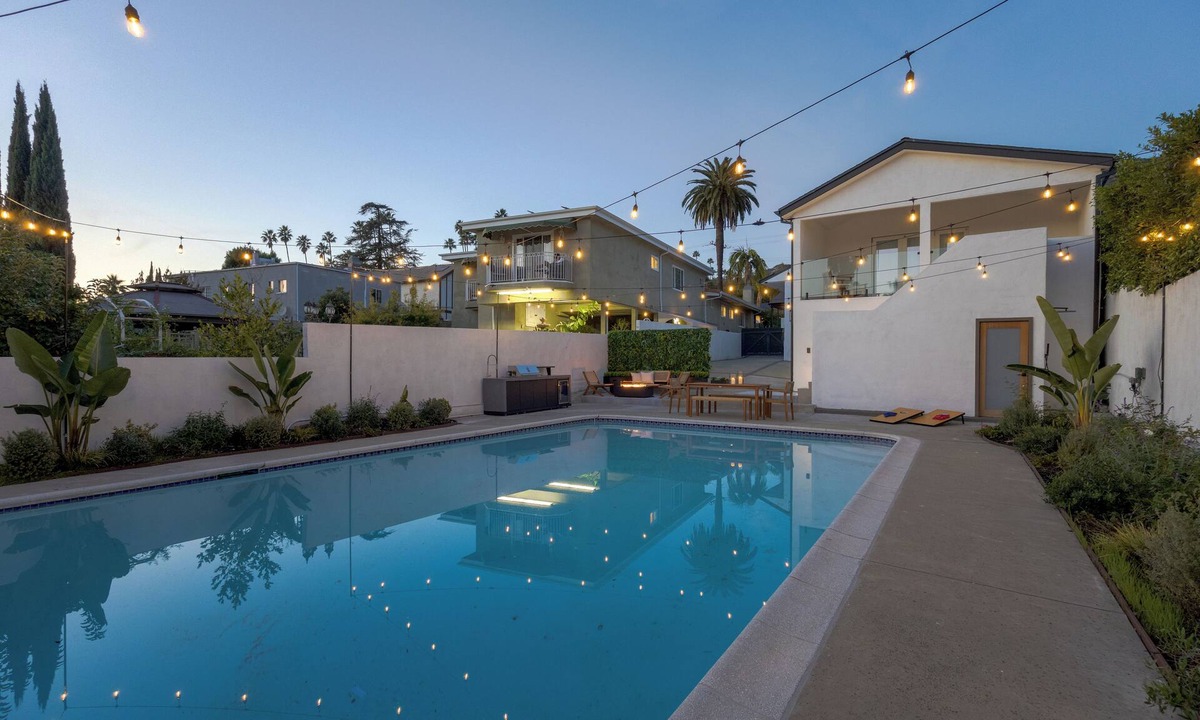 Verdugo Viejo House | Spacious & Remodeled 4-bedroom house in a quite Glendale neighborhood.