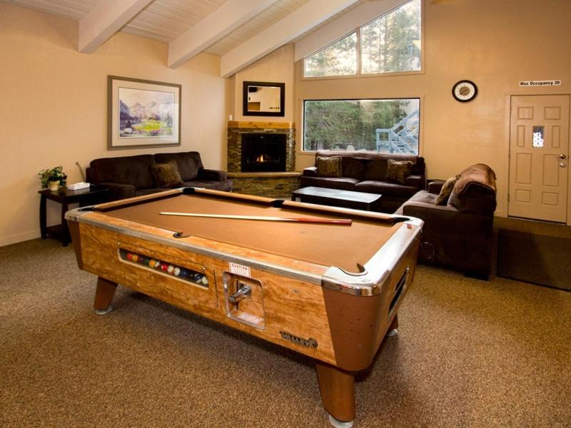 Mammoth Lakes Apartment | St Anton Wooded View 2-Bedroom Condos with Ski Lockers