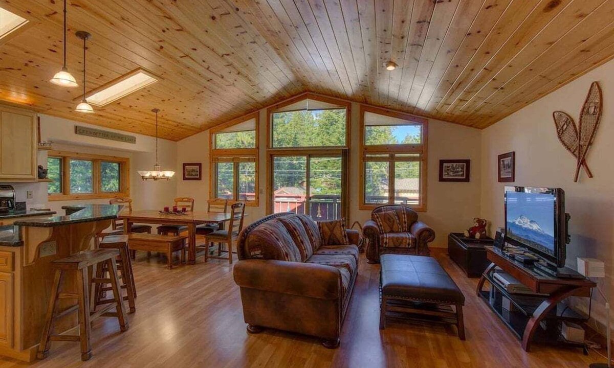 Tahoma House | Starry Night Cabin in Tahoma
