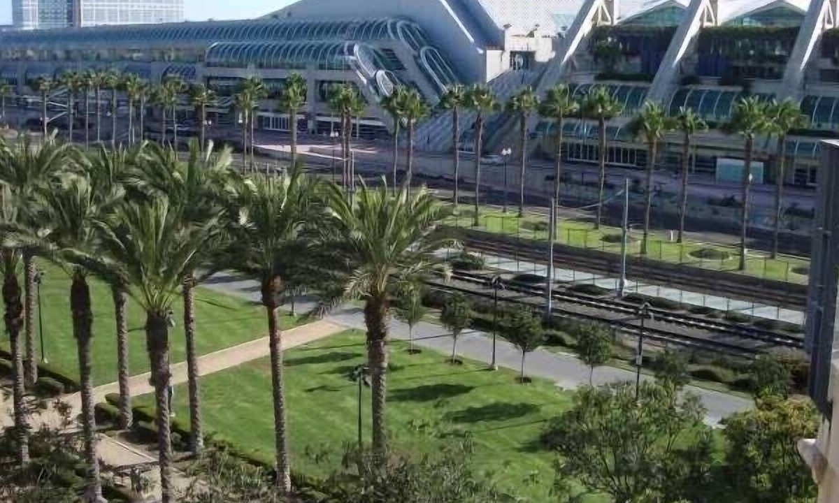 Pacific Terrace Condo | Stay nearby Gaslamp, Convention Center, Petco Park and All Main Attractions
