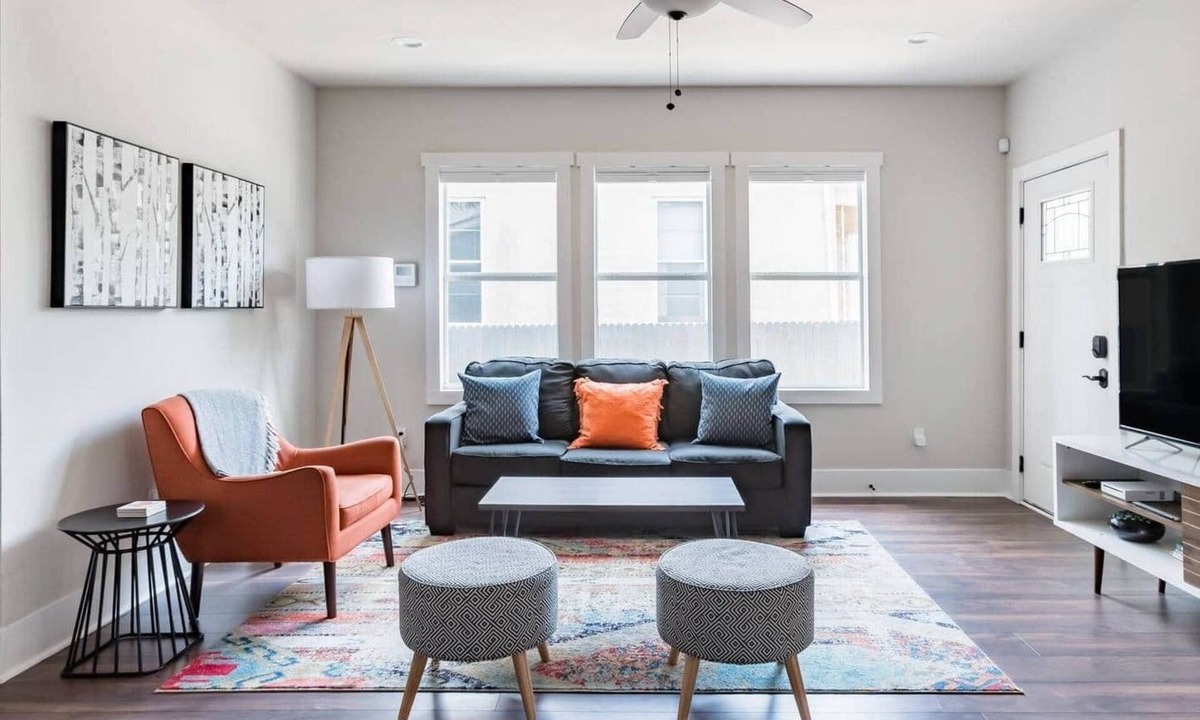 Nevada Street House | Stay on a Restored 1920 Residence mins to Riverwalk
