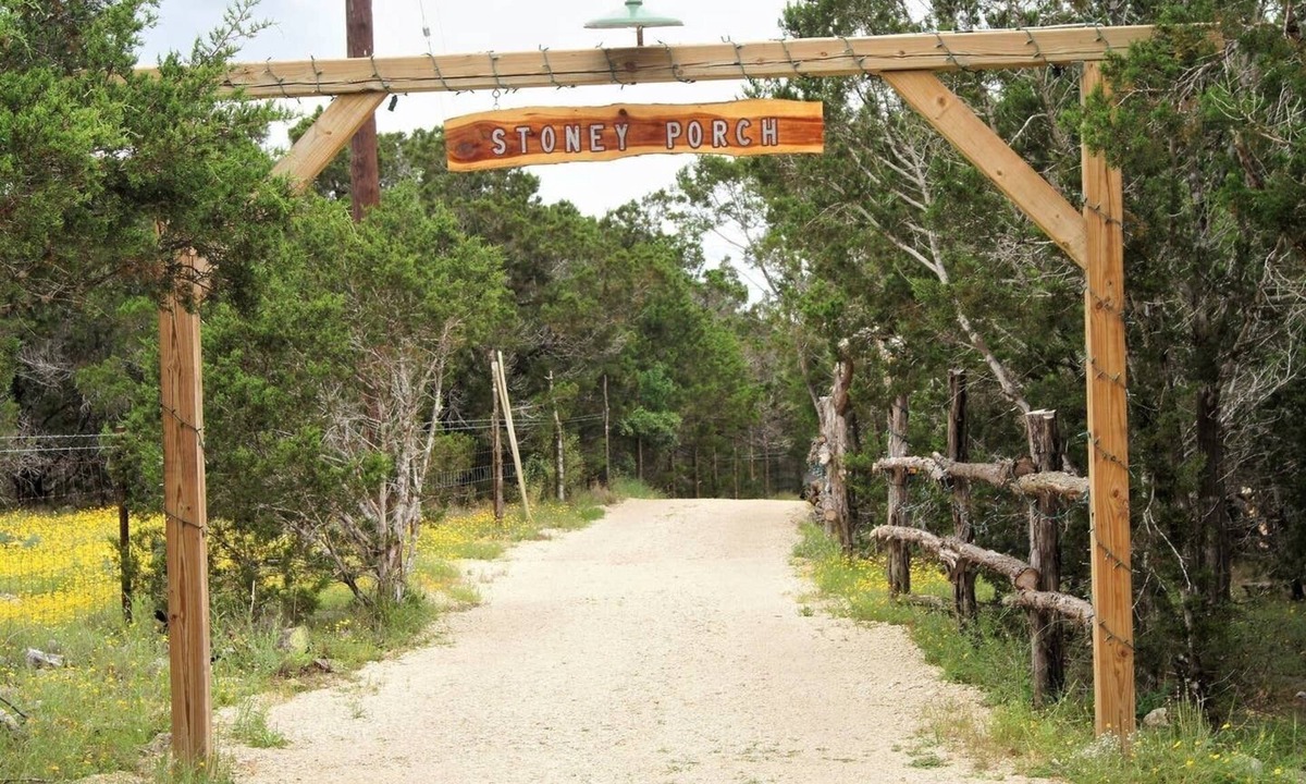 Bulverde Cabin | Stoney Porch Guest Cabin - Nestled in the Beautiful Texas Hill Country