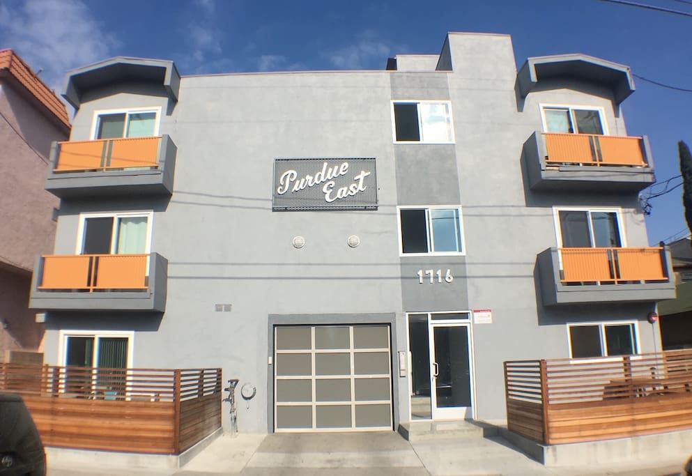 West Los Angeles Apartment | ☀️Studio Luxury Apartment in Sawtelle by Just Bring Your Toothbrush☀️