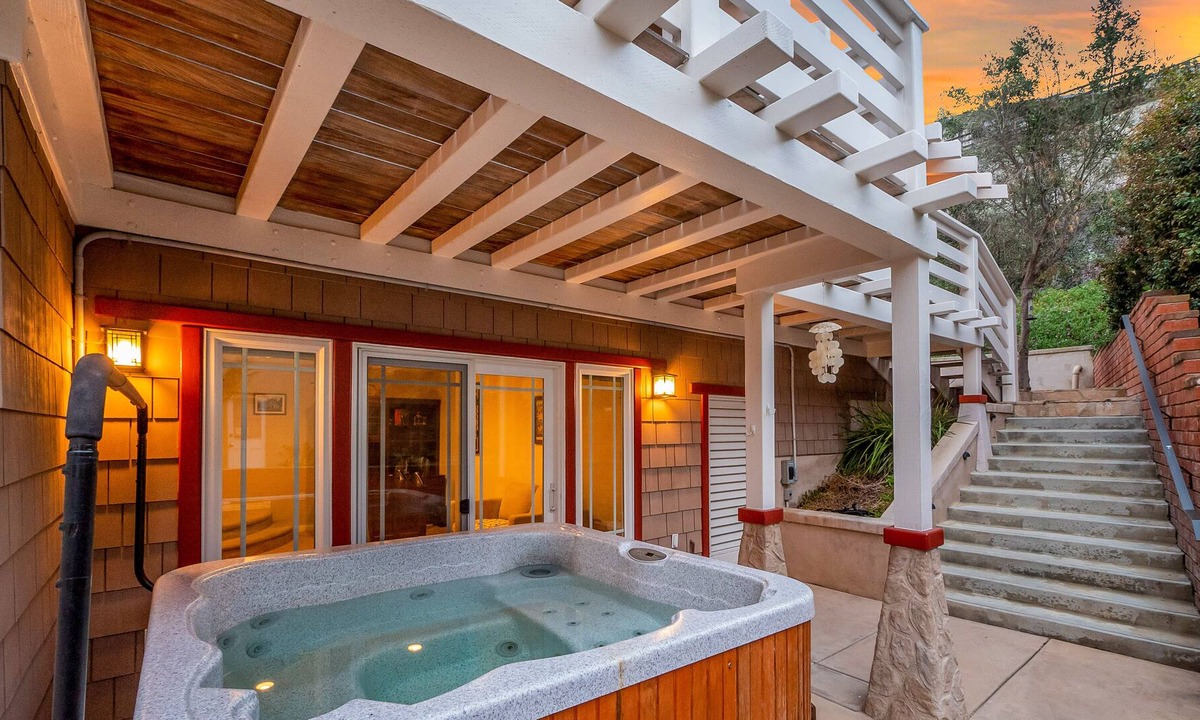 Sunset Cliffs House | Stunning ocean view home with WiFi, central AC, hot tub - snowbirds welcome