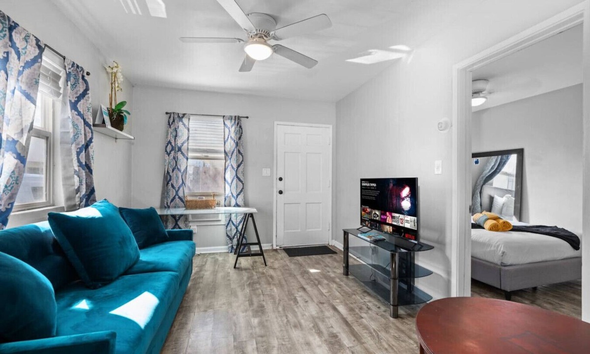 North Park Apartment | Stylish & Comfy Gem: Walk To Everything ~ Parking!