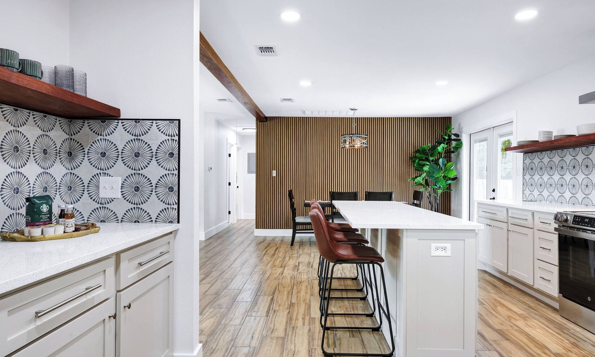 Live Oak House | Stylish & Modern 4 bdrm in SA; 20 mins from downtown & 20 mins to Fiesta Texas