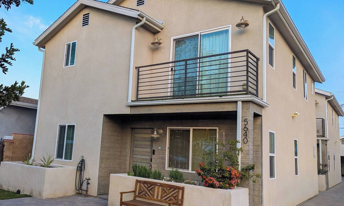 NoHo Arts District House | Summer Escape Near Universal Studios!