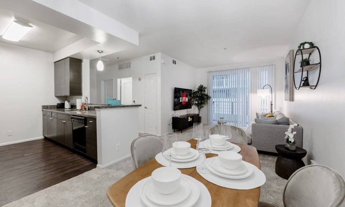 Del Rey Apartment | Sunny & Comfortable 1BR Retreat by Marina with Free Parking