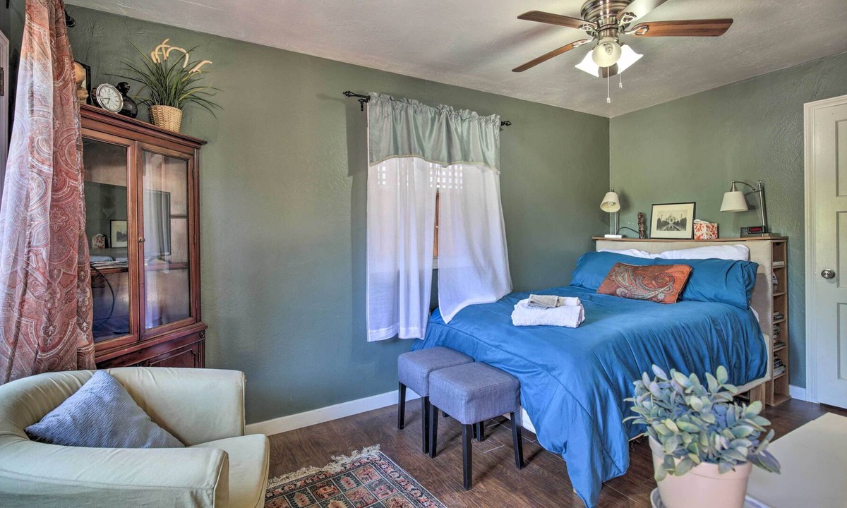 Mission Hills Apartment | Sunny Mission Hills Apt w/ Patio: 1 Mi to Old Town