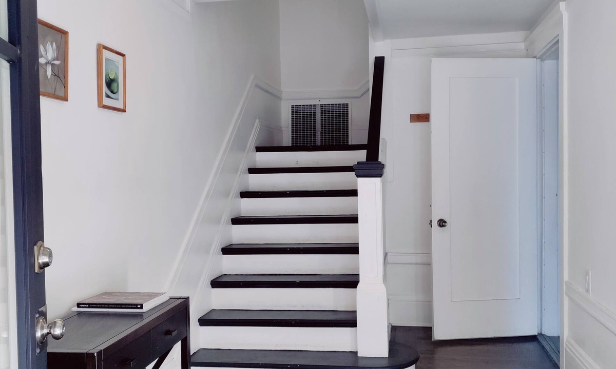 Richmond District House | Sunny SF House w/Parking, Great Location, Spacious and Convenient to Everything