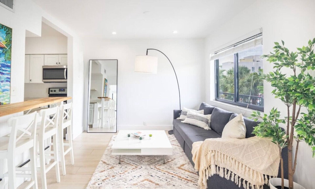Bay Harbor Islands Apartment | Sunny Stay near Bal Harbour Shops and Beach