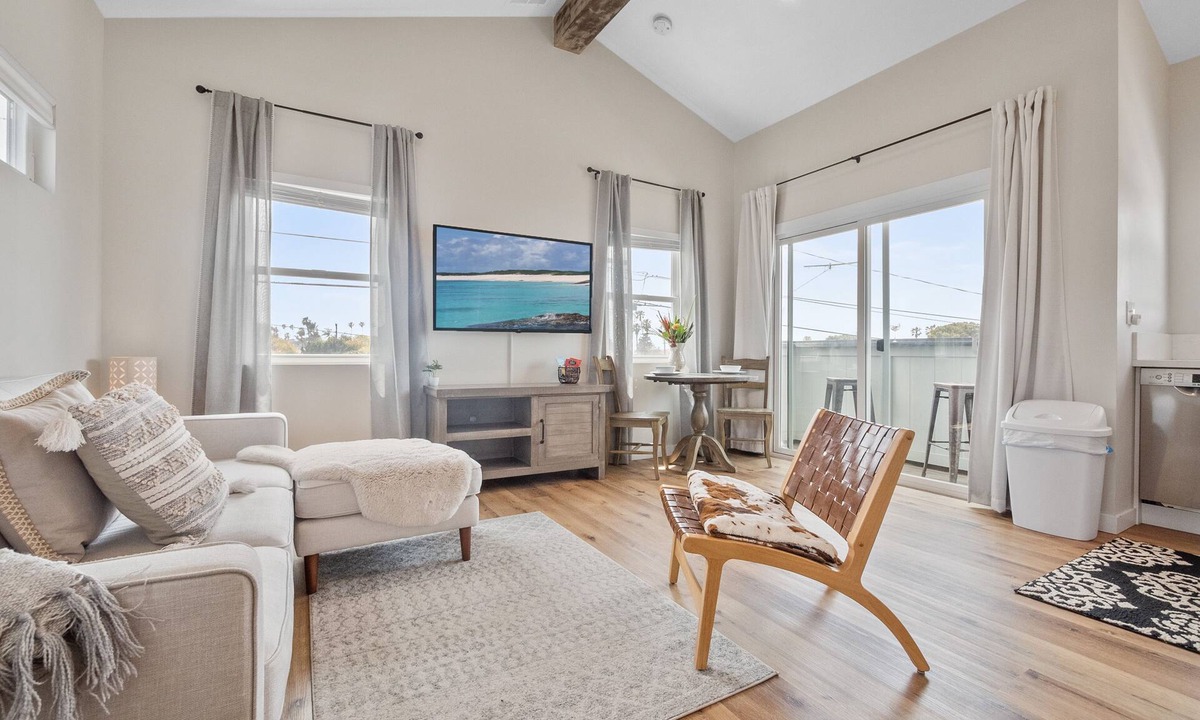 Sunset Cliffs Apartment | Sunset Cliffs Dream House - Patio, W/D, Steps to the Ocean!