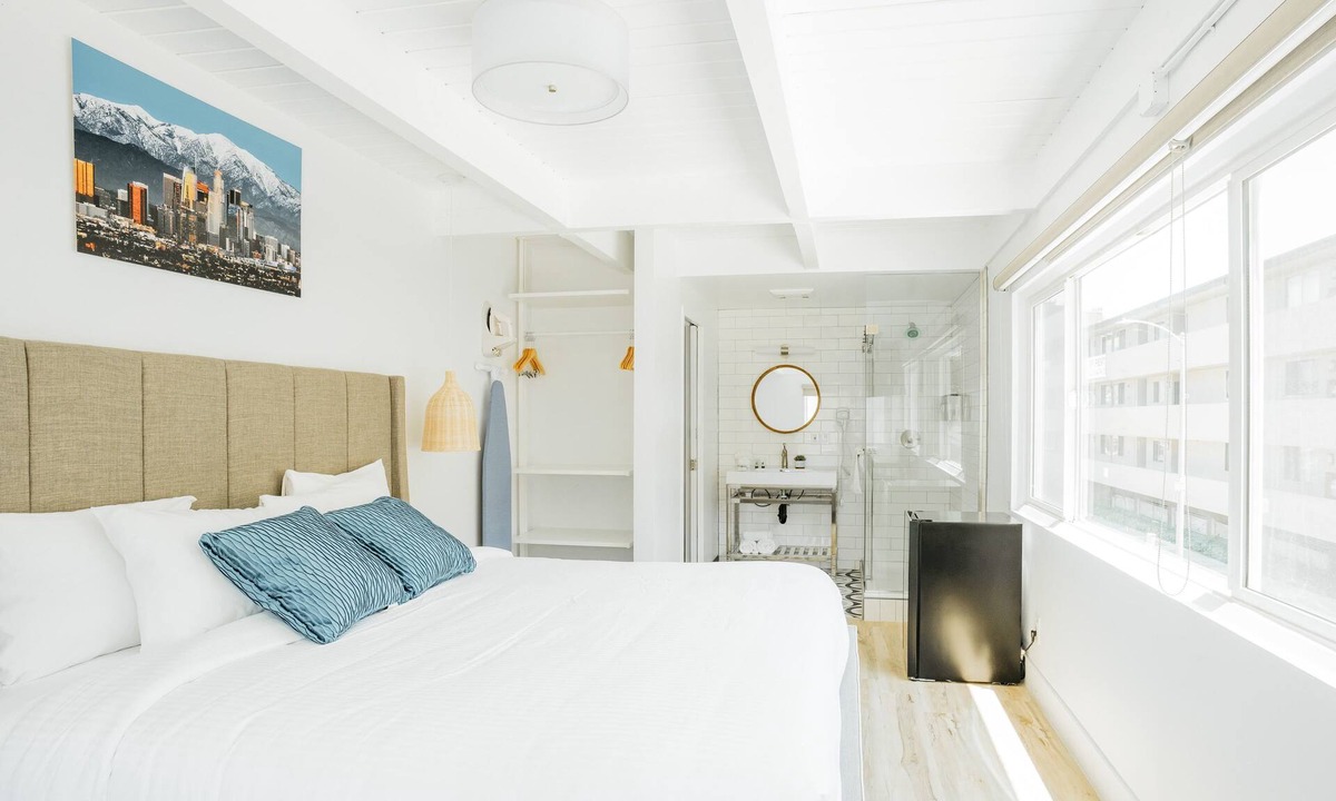 Belmont Shore Hotel | The Belmont Shore Inn