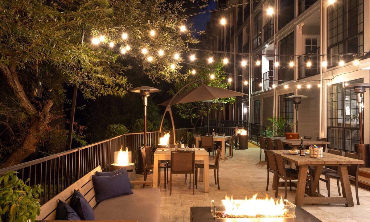 Saratoga Hotel | The Inn at Saratoga, Tapestry Collection by Hilton
