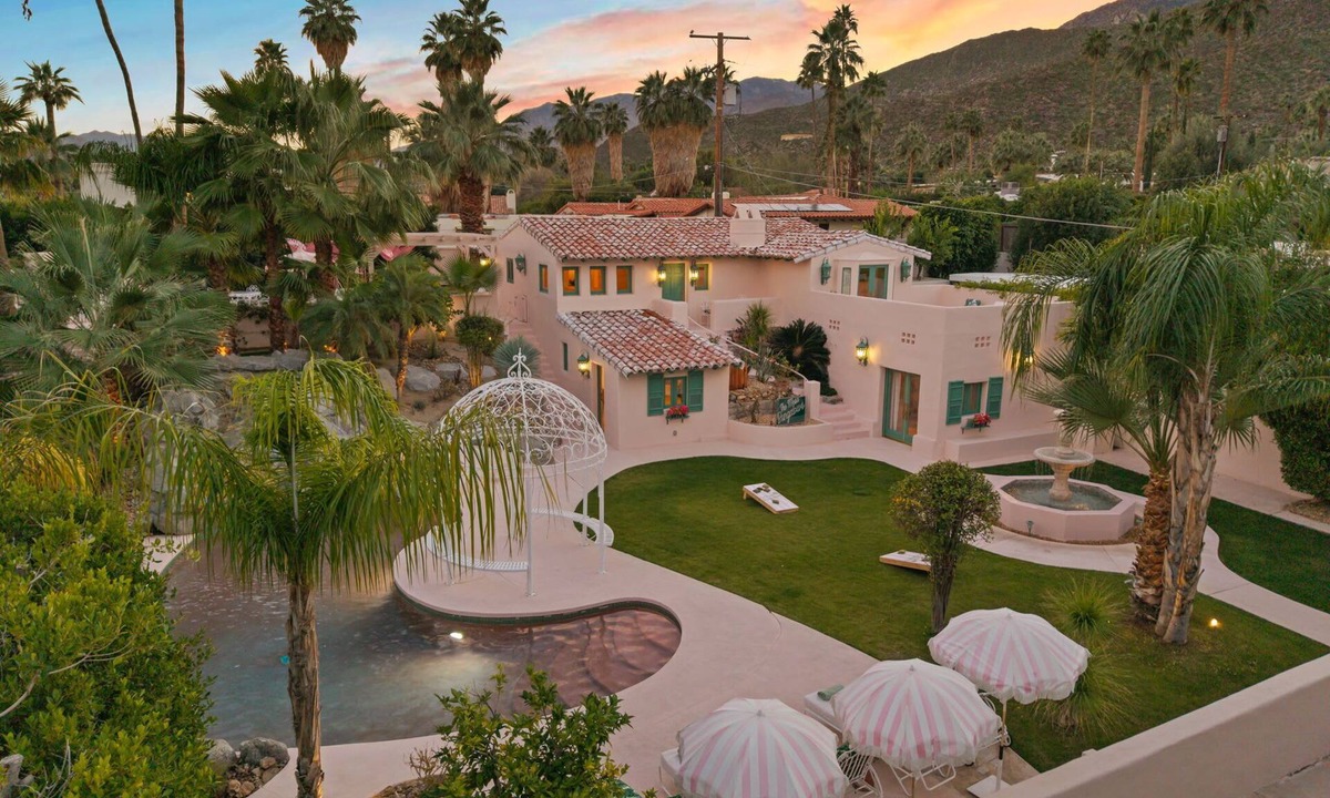 The Mesa House | The Mesa Bungalows by Nest Villas | Monthly Stays