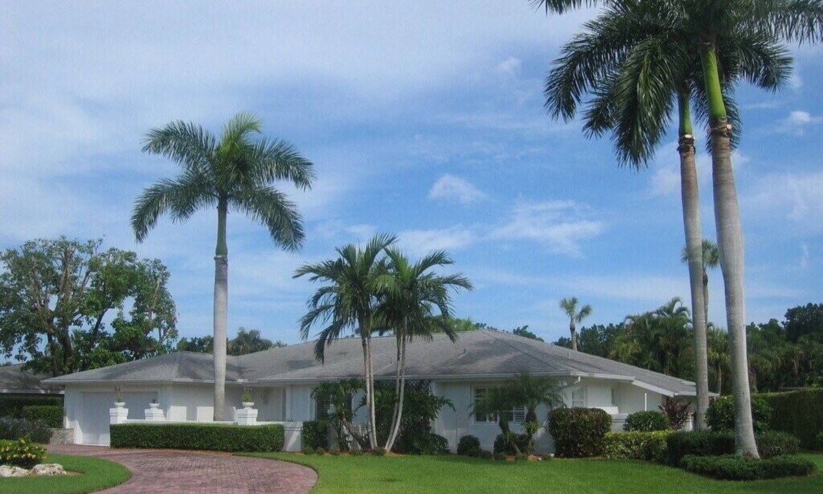 Moorings House | The Moorings, 4 bed Villa with pool in upscale Naples. MIN 30 DAY BOOKINGS ONLY