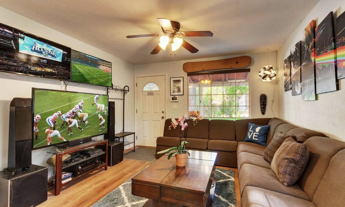 South Lake Tahoe House | Tonto's Casa | 4 Bed, 1 Bath