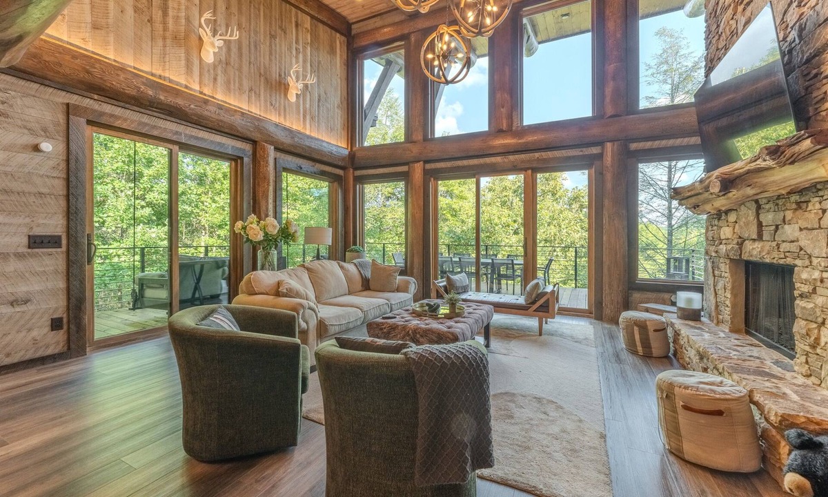 Epworth Cabin | Top 10 VRBO in U.S. Riverfront, Hot Tub, Sleeps 12, As seen on TV!