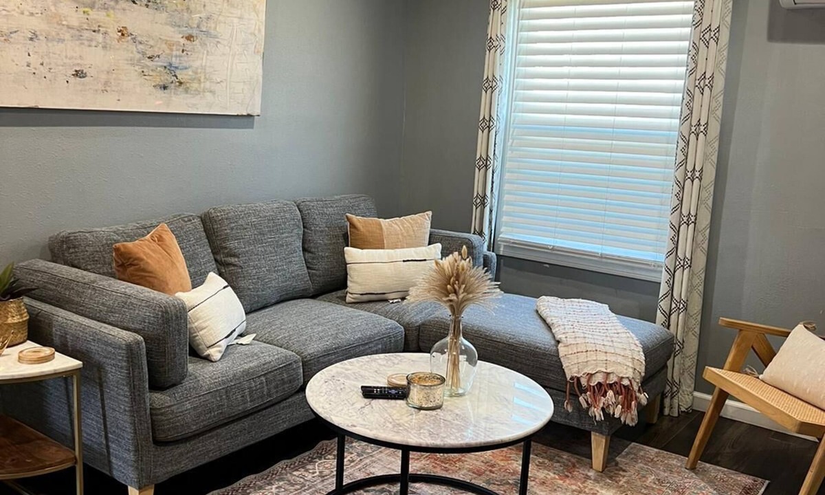 Willmore Apartment | Traveler’s Pick: Cozy, Near Beach & Dtwn + Prkg