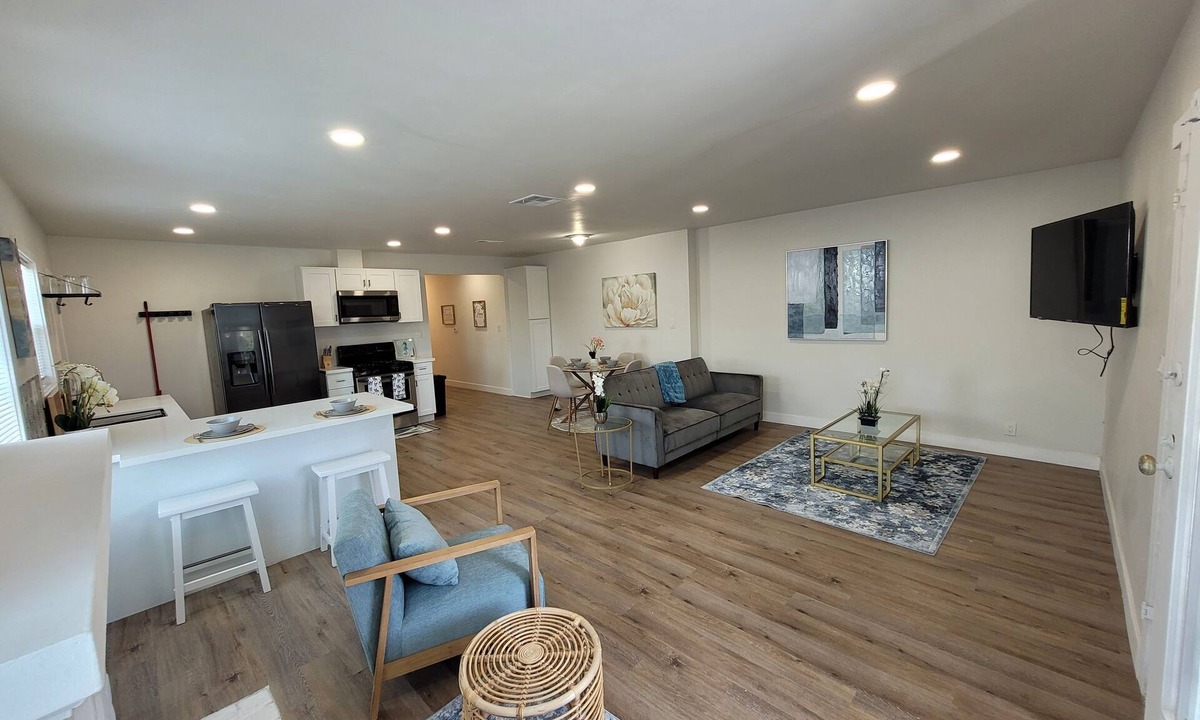 Park Mesa Heights House | Trendy Upscale Newly Remodeled - 15 Min to Beach, Downtown or Airport
