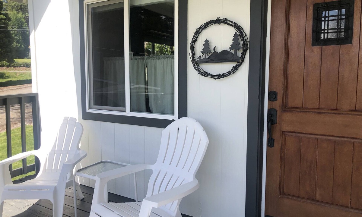 McCloud House | Tucci House - Cozy Historic Home - Sleeps 10