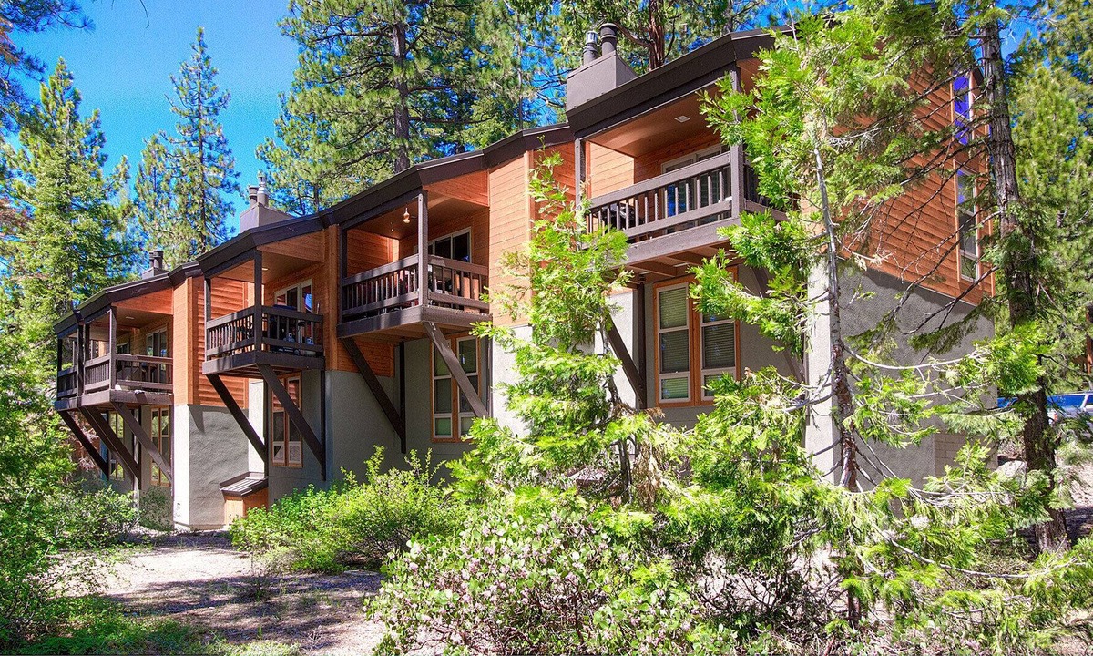 Dollar Point House | Updated Incline Condo w/BBQ, Deck, Fireplace, Summer Pool and Tennis (TCC0447)