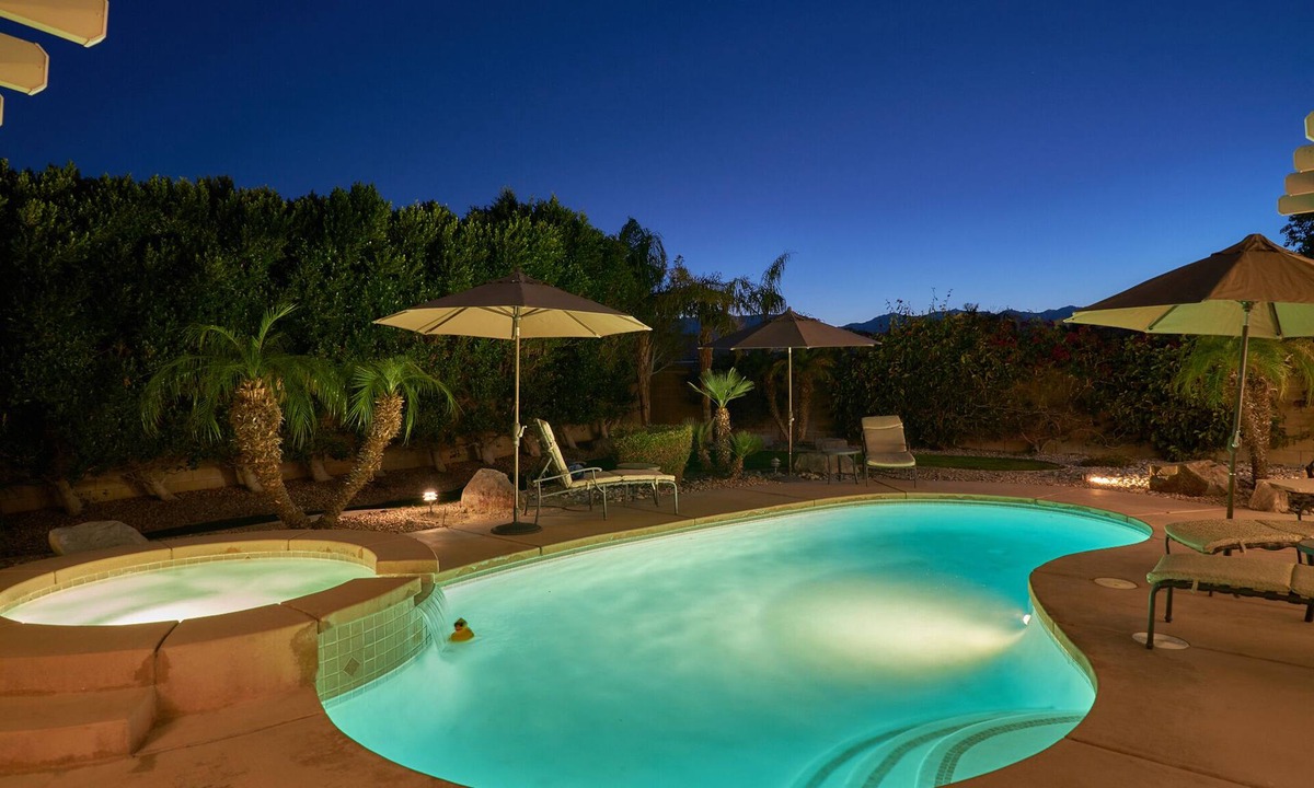 Palm Desert House | Upscale Quiet Luxury Living In Palm Desert! CLOSE to Shopping Golf ⛳️