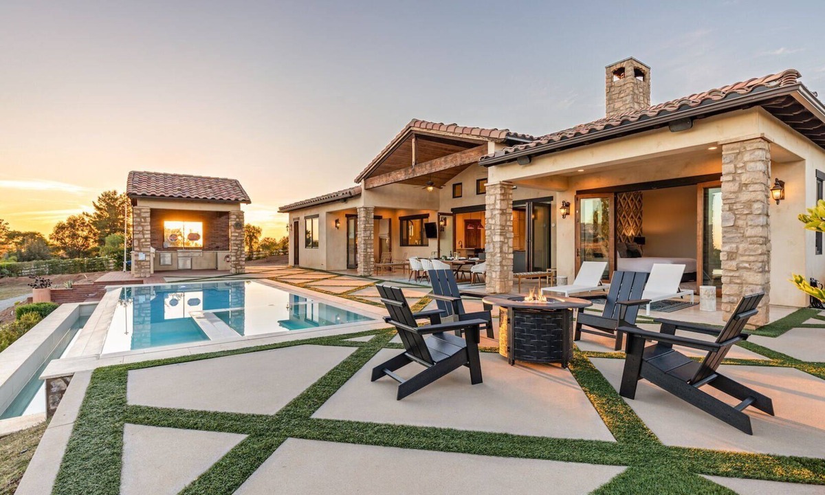 Temecula House | Via de la Sky Ranch | Sprawling Tuscan Villa in Wine Country