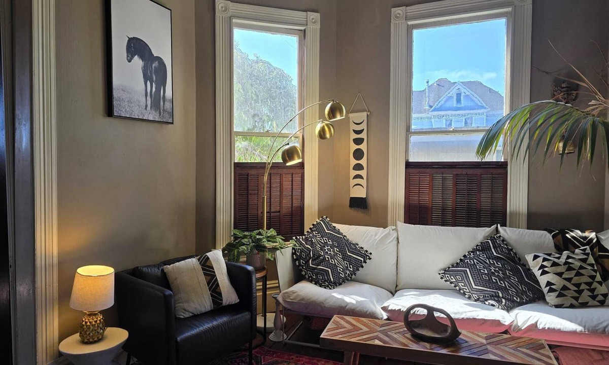 Eureka House | Victorian Charming 4-bedroom house with WiFi, AC in marvelous Eureka