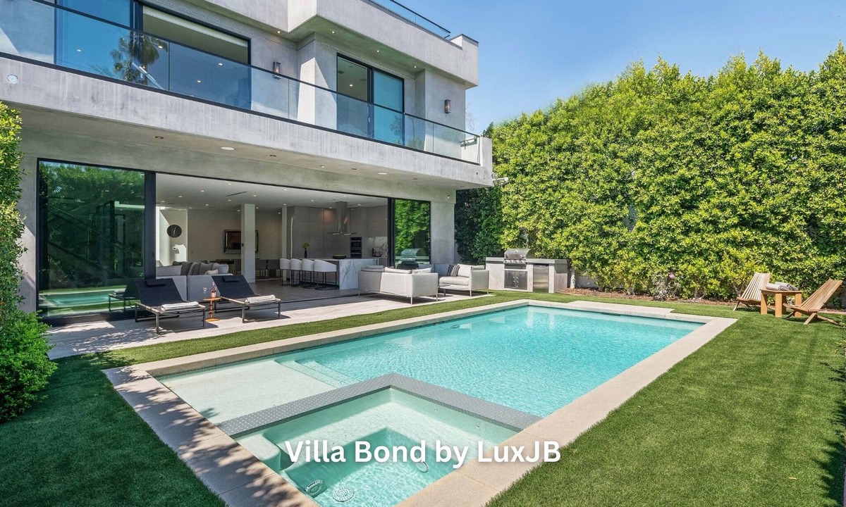 Los Angeles Villa | Villa Bond by LuxJB 🏆 Design Award-Winner 🏆 Heated Pool & Jacuzzi