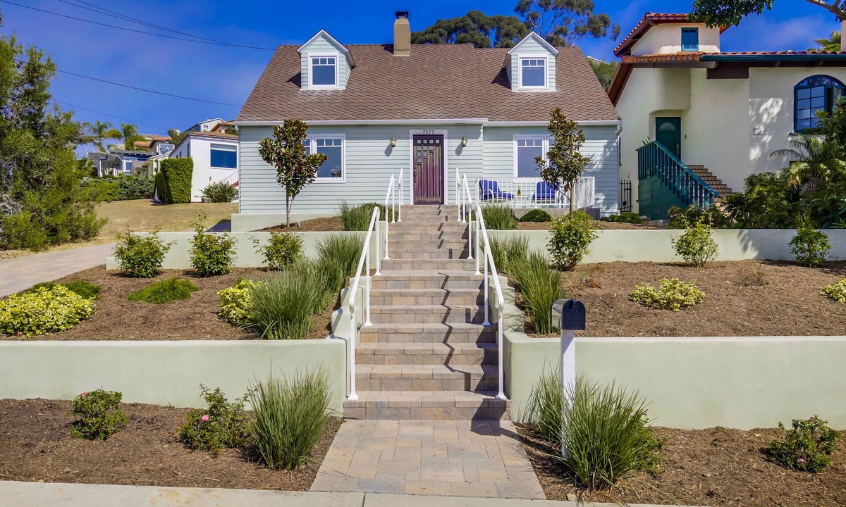 Village of La Jolla House | Village Life -Walk to shops, restaurants and the beach.