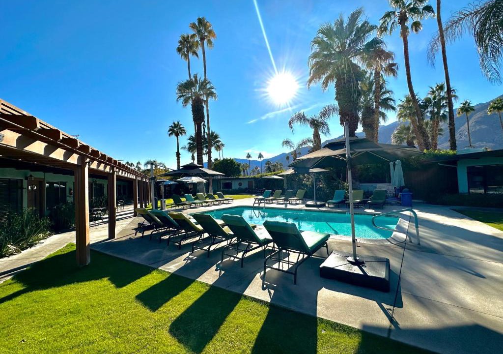 Warm Sands Resort | Vista Grande Resort - A Gay Men's Resort