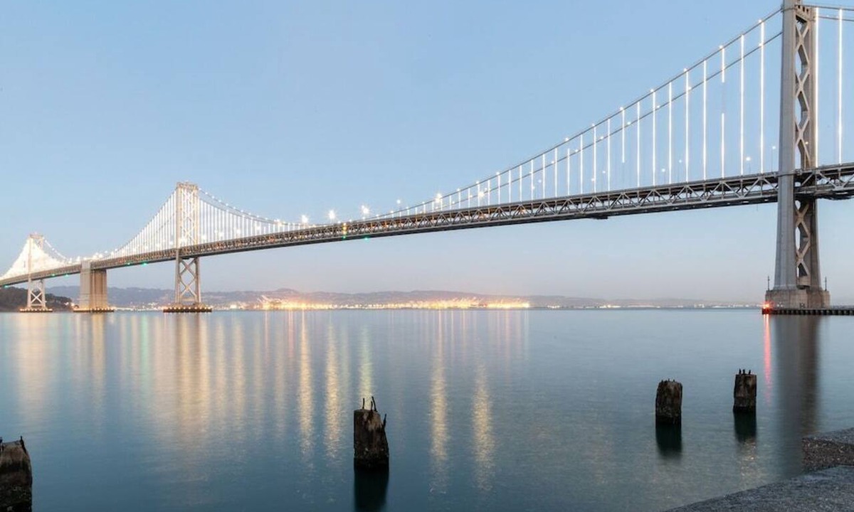 South Beach Hotel | Waterfront Queen Room w/Free Breakfast & Bay View | 1 Mile to Oracle Park