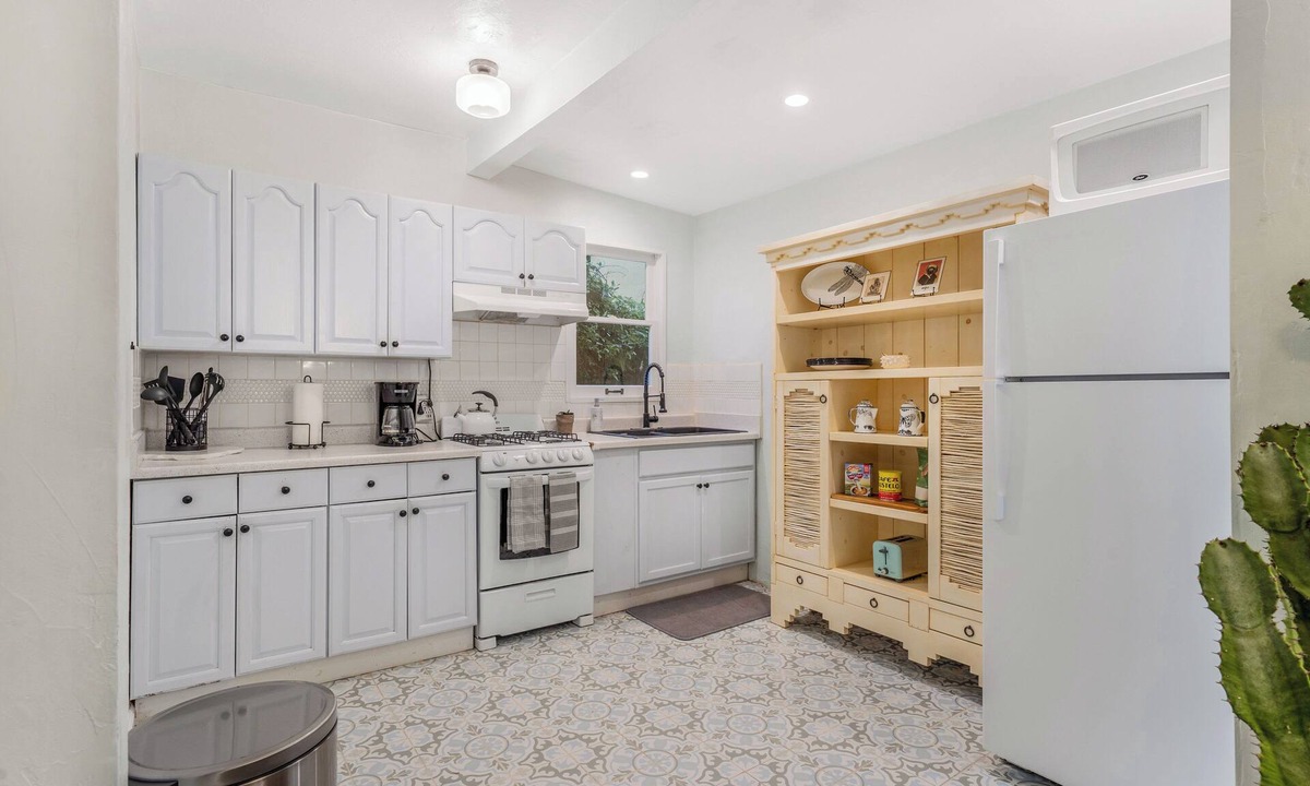 Laguna House | Welcoming 1-bedroom CasaLuna in Santa Barbara- Pet-Friendly