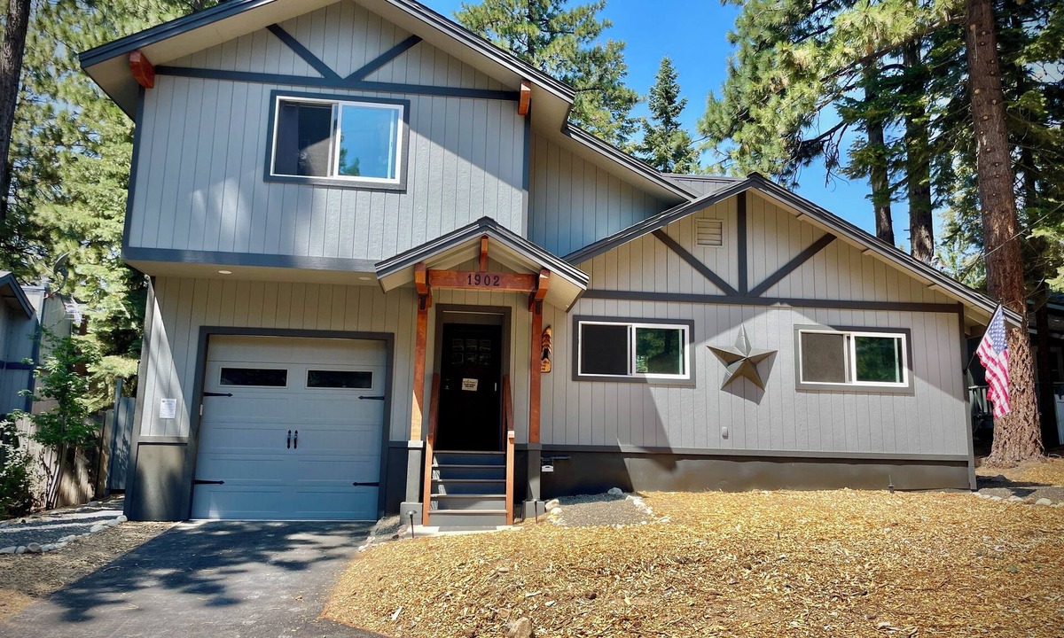 Pioneer Trail Cabin | Your BRAND NEW Tahoe basecamp, with Hot tub and Massive Bunkroom!