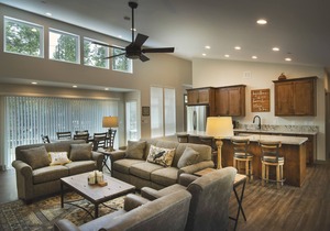 (11R) Spring Meadow Retreat at The Redwoods In Yosemite