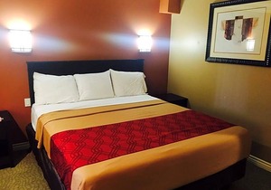 2-Star Hotel ∙ Baymont by Wyndham Ontario