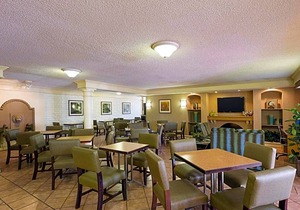 2-Star Hotel ∙ La Quinta Inn by Wyndham San Diego Chula Vista