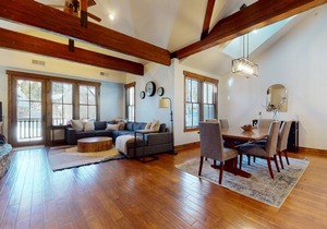 251 m² House ∙ 2 bedrooms ∙ 8 guests